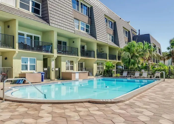 Beachfront Water View With Pool Sundeck Private Balcony And Wd *